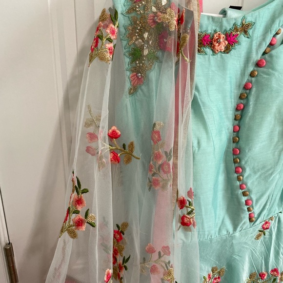 NEW Long gown with net scarf and legging - Picture 7 of 8